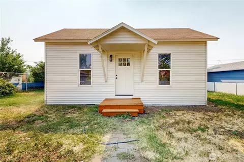 711 Robbins St, Milton Freewater, OR 97862