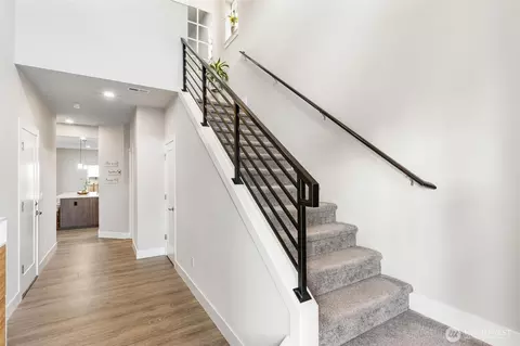 Entry Way - 17809 2nd Ave W, Bothell, WA 98012 photo 3 of 5