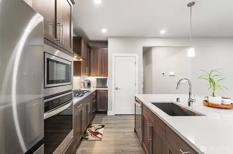 Kitchen - 17809 2nd Ave W, Bothell, WA 98012 photo 6 of 6