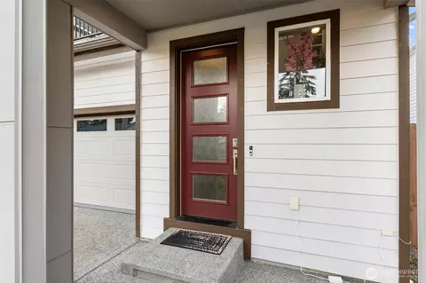 Entry Way - 17809 2nd Ave W, Bothell, WA 98012 photo 1 of 5