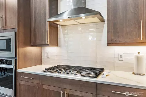 Kitchen - 17809 2nd Ave W, Bothell, WA 98012 photo 3 of 6