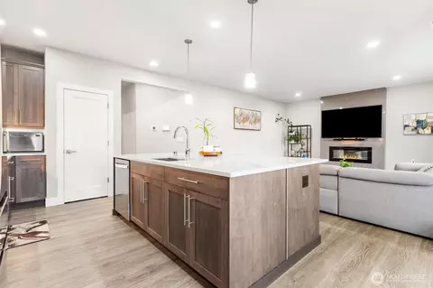 Kitchen - 17809 2nd Ave W, Bothell, WA 98012 photo 5 of 6