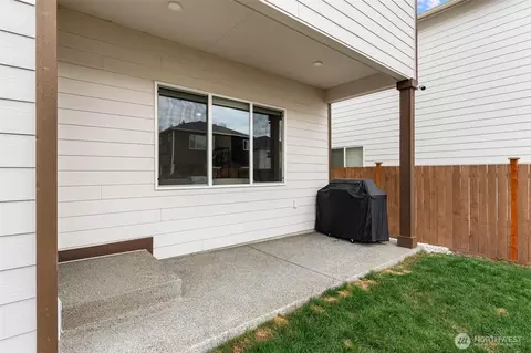 Exterior - 17809 2nd Ave W, Bothell, WA 98012 photo 3 of 5