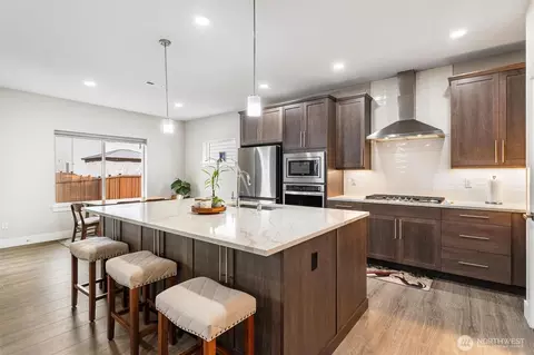 Kitchen - 17809 2nd Ave W, Bothell, WA 98012 photo 2 of 6