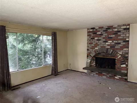 Living - 17628 Palomino Dr, Bothell, WA 98012 photo 1 of 3