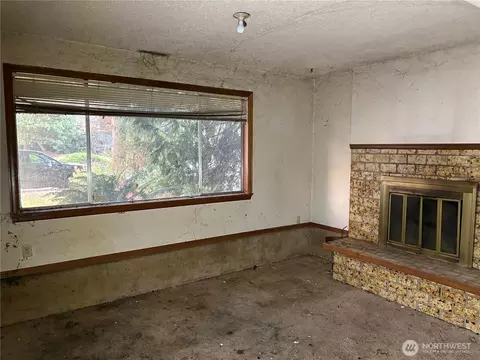 Living - 17628 Palomino Dr, Bothell, WA 98012 photo 3 of 3