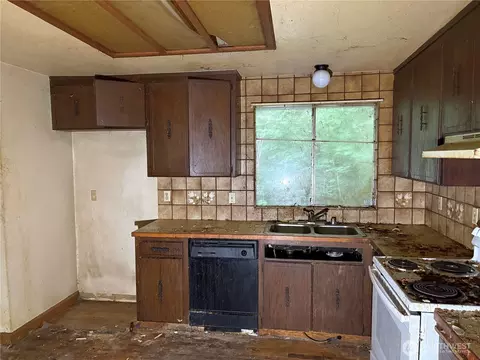 Kitchen - 17628 Palomino Dr, Bothell, WA 98012 photo 1 of 1