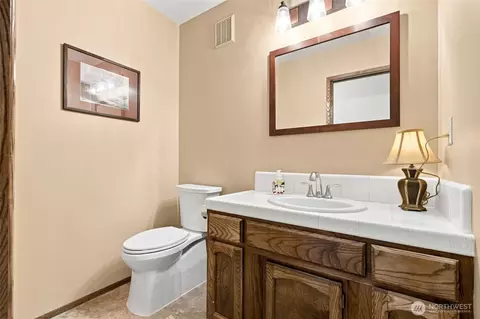 Bath - 106 Fairway Pl, Sequim, WA 98382 photo 4 of 4