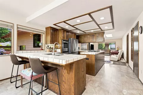 Kitchen - 106 Fairway Pl, Sequim, WA 98382 photo 2 of 3