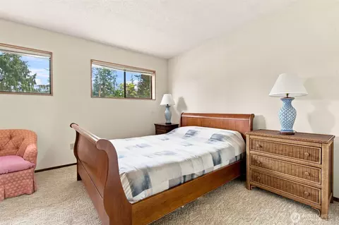 Bedroom - 106 Fairway Pl, Sequim, WA 98382 photo 2 of 3