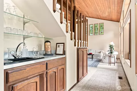 Entry Way - 106 Fairway Pl, Sequim, WA 98382 photo 2 of 4