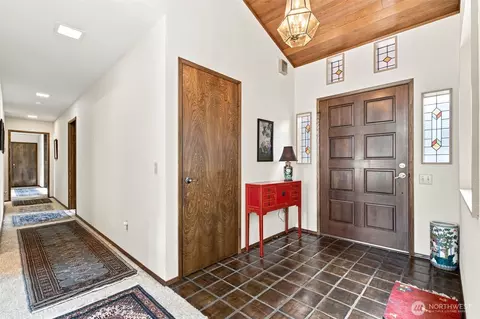 Entry Way - 106 Fairway Pl, Sequim, WA 98382 photo 1 of 4