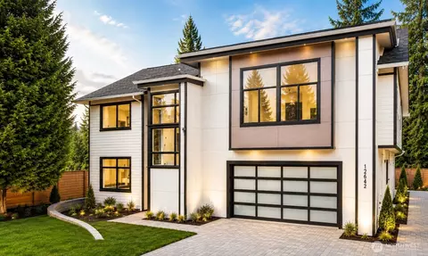 12642 NE 80th St, Kirkland, WA 98033