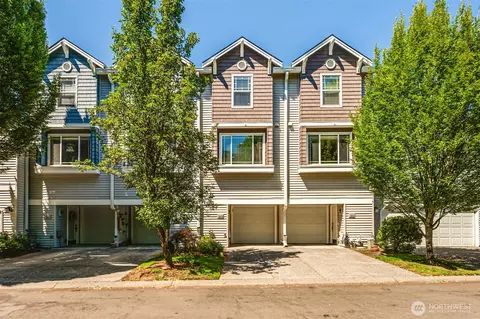8722 NE 17th St, Vancouver, WA 98664