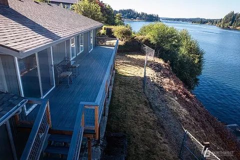 2644 Stevens Dr, Bremerton, WA 98312