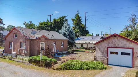 303 3rd St NE, Yelm, WA 98597