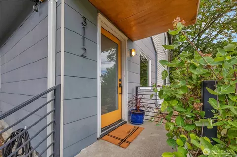 3112 S Hudson St, Seattle, WA 98108
