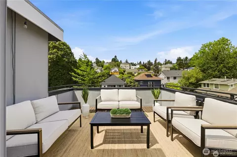 3045 21st Ave W #C, Seattle, WA 98199
