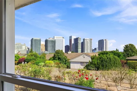 9810 Vineyard Crst, Bellevue, WA 98004