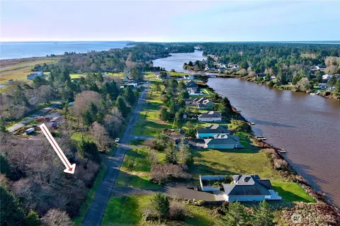 576 E Chance A La Mer NE, Ocean Shores, WA 98569