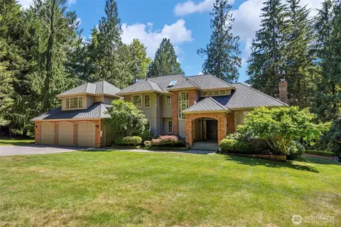 8412 E Meadow Lake Dr, Snohomish, WA 98290