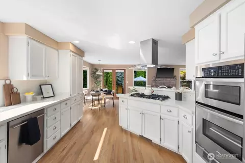 Kitchen - 12138 NE 166th Pl, Bothell, WA 98011 photo 4 of 4