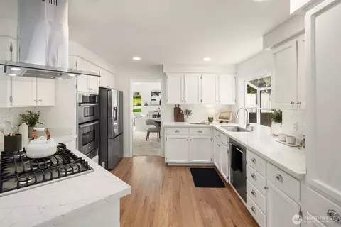 Kitchen - 12138 NE 166th Pl, Bothell, WA 98011 photo 5 of 5