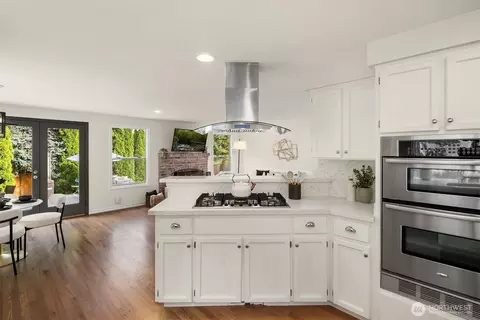 Kitchen - 12138 NE 166th Pl, Bothell, WA 98011 photo 4 of 5