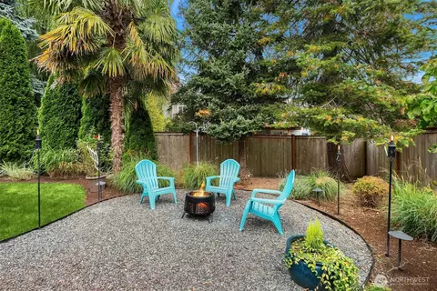 Exterior - 12138 NE 166th Pl, Bothell, WA 98011 photo 9 of 10