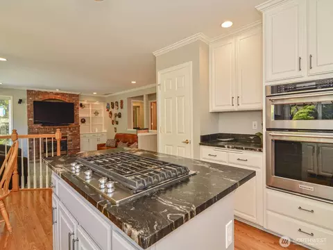 Kitchen - 1919 243rd Pl SE, Bothell, WA 98021 photo 2 of 4