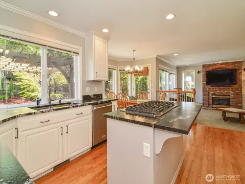 Kitchen - 1919 243rd Pl SE, Bothell, WA 98021 photo 3 of 4