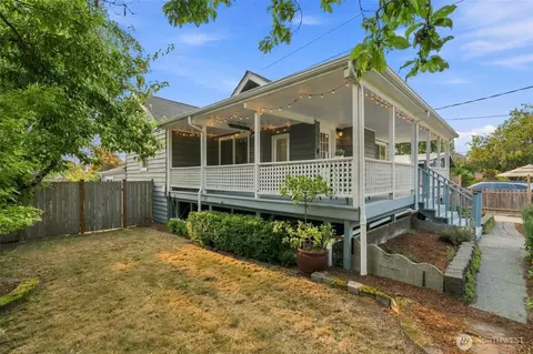 8121 11th Ave SW, Seattle, WA 98106