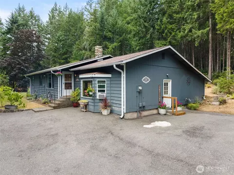 3495 Camp Ln NW, Seabeck, WA 98380