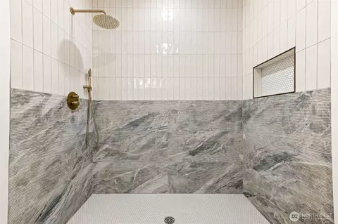 Bath - 520 30th Ave E, Seattle, WA 98112 photo 4 of 5