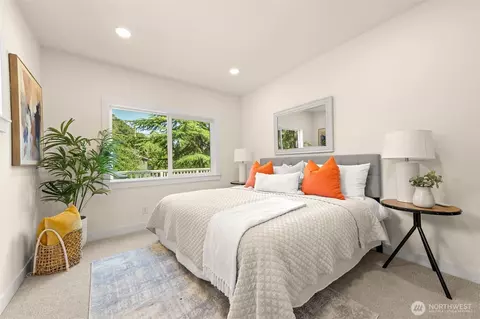 Bedroom - 520 30th Ave E, Seattle, WA 98112 photo 1 of 4