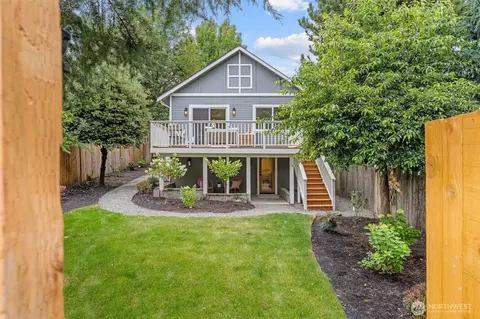 Exterior - 520 30th Ave E, Seattle, WA 98112 photo 4 of 7
