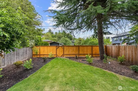 Exterior - 520 30th Ave E, Seattle, WA 98112 photo 5 of 7