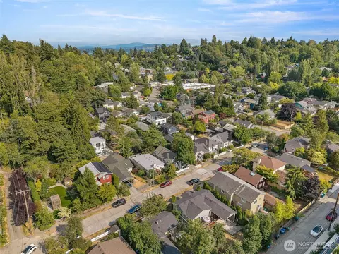 View/Area - 520 30th Ave E, Seattle, WA 98112 photo 3 of 3