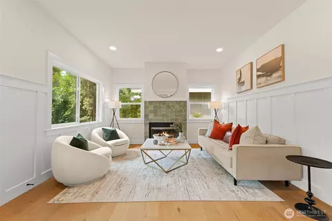 Living - 520 30th Ave E, Seattle, WA 98112 photo 2 of 4