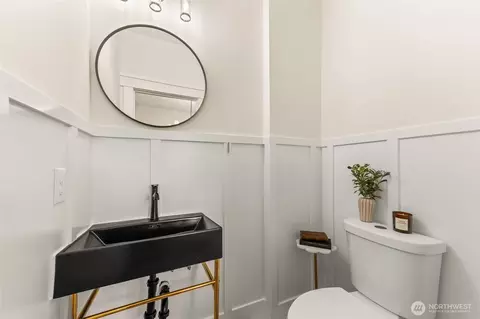 Bath - 520 30th Ave E, Seattle, WA 98112 photo 1 of 5