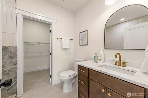 Bath - 520 30th Ave E, Seattle, WA 98112 photo 3 of 5