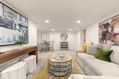 Living - 520 30th Ave E, Seattle, WA 98112 photo 3 of 4