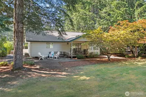 260 N Mount Christie Dr, Hoodsport, WA 98548