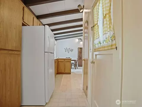 Entry Way - 16632 15th Ave SW, Seattle, WA 98166 photo 3 of 3