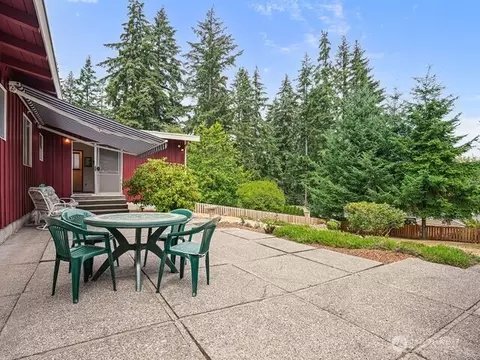 Exterior - 16632 15th Ave SW, Seattle, WA 98166 photo 4 of 7