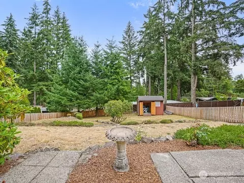 Exterior - 16632 15th Ave SW, Seattle, WA 98166 photo 7 of 7