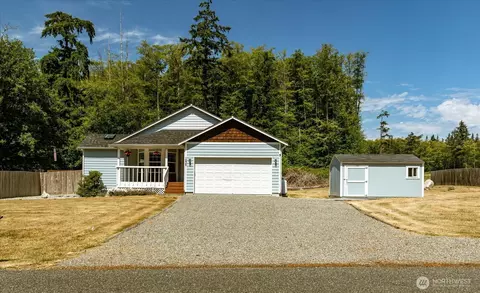 1235 Russell Dr, Coupeville, WA 98239