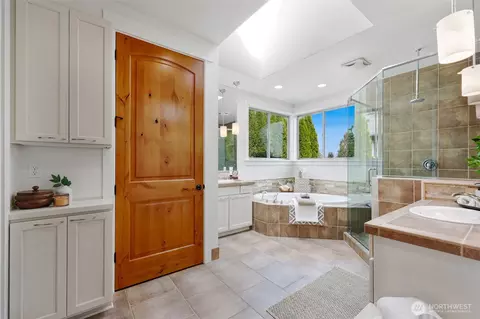 Bath - 22211 1st Dr SE, Bothell, WA 98021 photo 1 of 3
