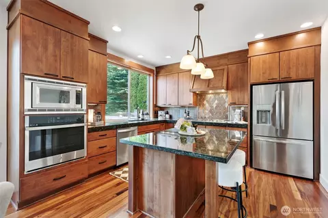 Kitchen - 22211 1st Dr SE, Bothell, WA 98021 photo 4 of 4