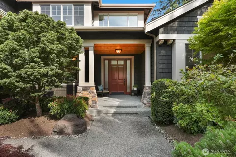 Exterior - 22211 1st Dr SE, Bothell, WA 98021 photo 4 of 7